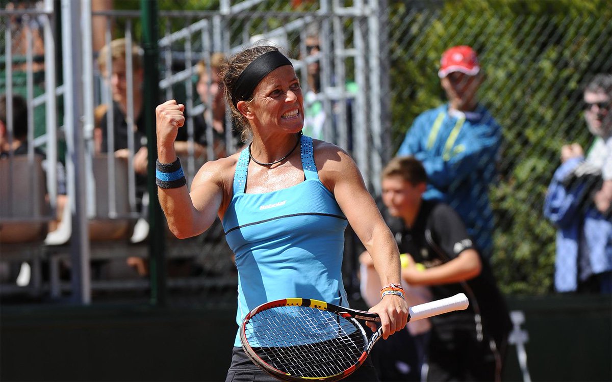 rolandgarros's tweet photo. A roar from @ldominguezlino, who qualifies for the #RG15 main draw. More #QualifRG Photos here:http://t.co/lNP4203Bgz http://t.co/51fUqIL6ky