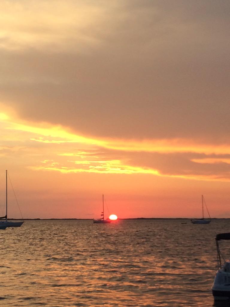 BanannaGreu's tweet photo. "But where does it go though" #KeyLargoSunset http://t.co/9wq4KWTJTd