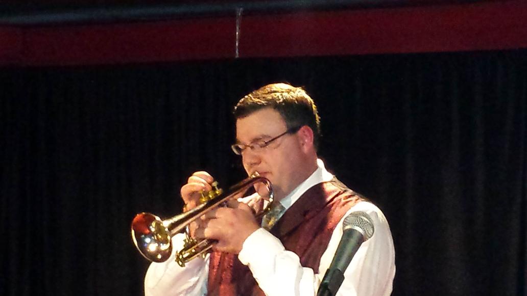 BroadwayJazzKC's tweet photo. @visitkc @jamkc Alex Abromovitz Trio tonight until 10 pm. Stan Kessler Duo 10:30-12:30. http://t.co/DzgiPibHEK