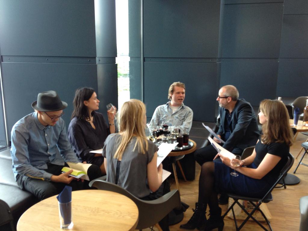 JoetsTweet's tweet photo. @Boekenweek @NLschrijft @ronaldgiphart ~ met @Djoserreizen naar IJsland... @bibliothecarin: 'Te Gek voor Woorden' http://t.co/qVrU0eZhCj