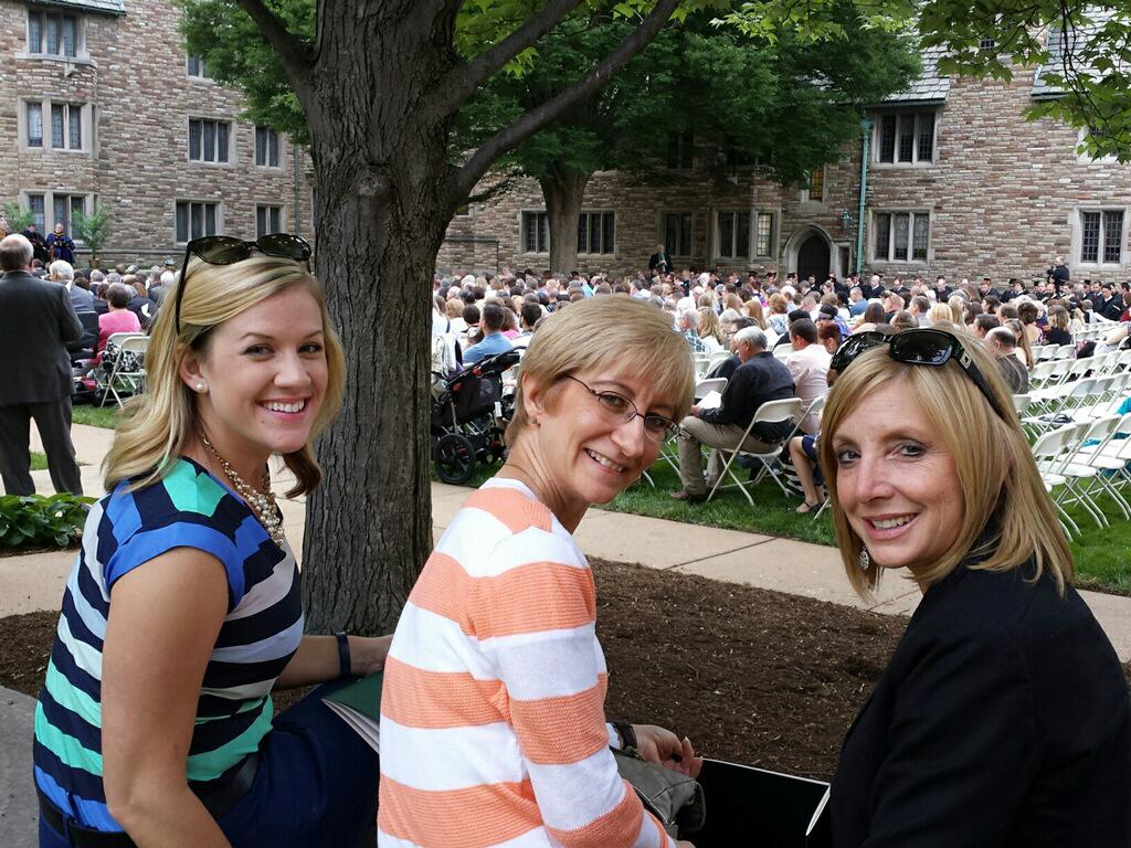 ConcordiaSem's tweet photo. And more #helpersofjoy from the CSL staff. #cslgrad #commencement http://t.co/Ms3EMKSryM