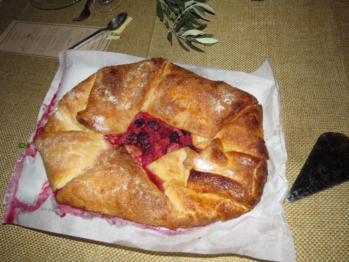 805foodie's tweet photo. Final, lingering look @ strawberry galette made by Kate's Breads of Ojai 4 last night's #TotallyLocalVC dinner. -30- http://t.co/nZZYtqDSfT