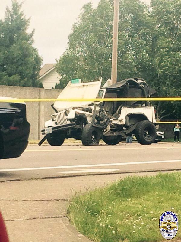 AlertSalem's tweet photo. Pics from the crash on lockhaven in Keizer from Keizer PD press release. #AlertKeizer keizor http://t.co/uBx0CRPhPi
