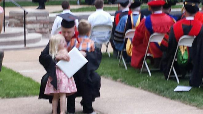 ConcordiaSem's tweet photo. Congratulations dad! You did it! #cslgrad #commencement @mattschuler #newpastor http://t.co/4xCJKYmS1E