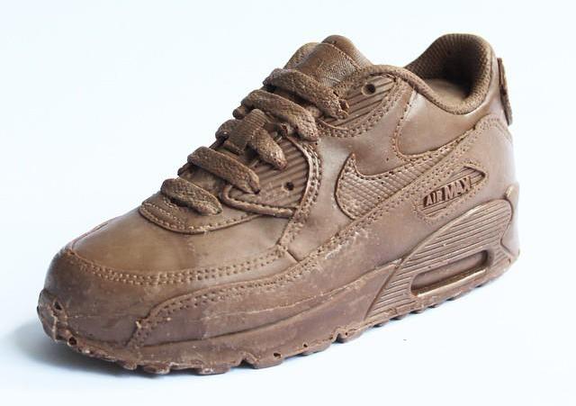 ComplexSneakers's tweet photo. Someone made a chocolate version of the Nike Air Max 90, and it's just as sweet as it sounds: http://t.co/shEAhdMEQc http://t.co/SHYp2cTvG2