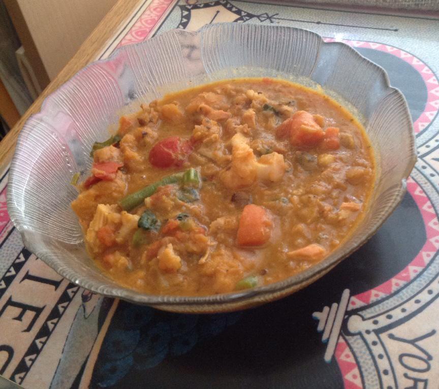 lynnthepin46's tweet photo. My jazzed-up version of a mulligatawny soup ...from lunch today. http://t.co/26mN9Q9BCn