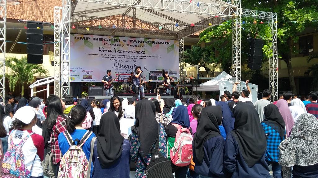 FRATERNIZE15's tweet photo. Ted Rodster wohoooo! http://t.co/WYnbYZnv4s