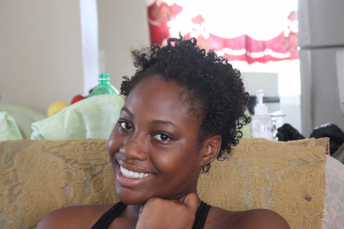 oilgent's tweet photo. My beautiful daughter http://t.co/WZzjsGl04D