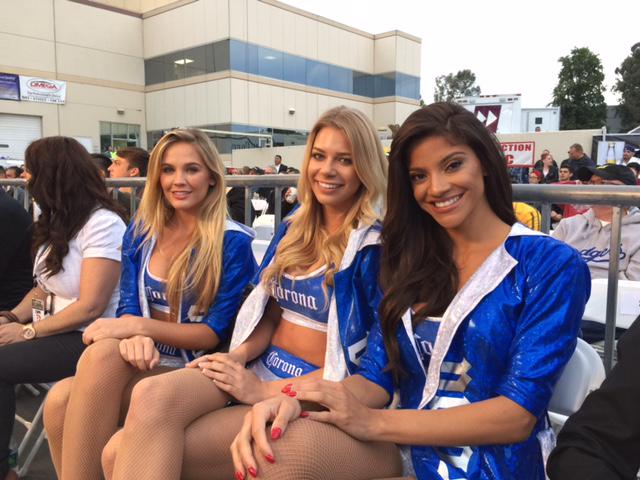 Omegaproducts's tweet photo. @Corona #RingCard girls hanging out & doing a wonderful job tonight! @Thompsonboxing @BannerBoxing @ESPNBoxing http://t.co/un4dx7dGnB