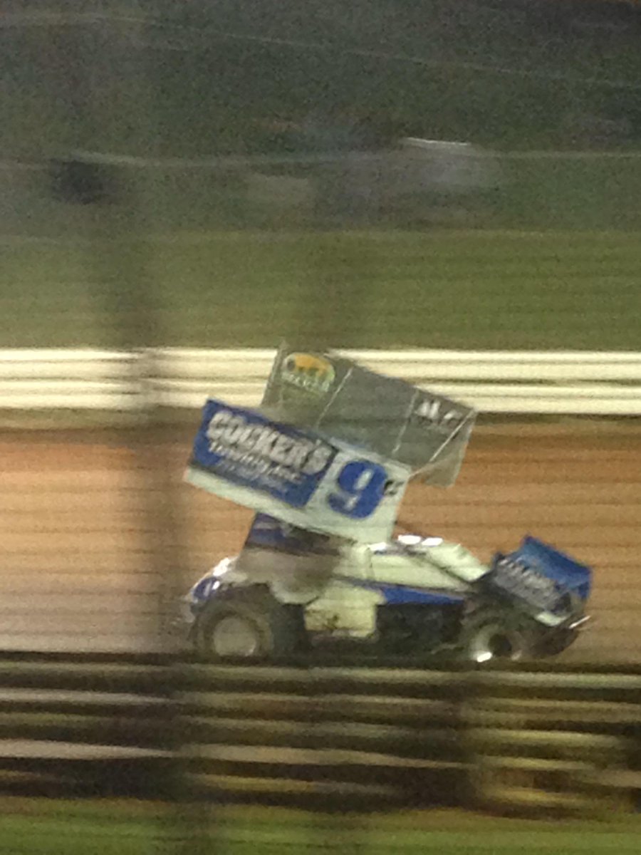 4towing's tweet photo. Shout out to Cocker's Towing they should have won tonight at Williams Grove http://t.co/pVpeLdamwC
