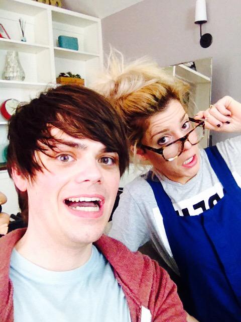 Chris_Kendall_'s tweet photo. I'm very VERY happy this photo exists! @gracehelbig http://t.co/pWv9OMfJEz