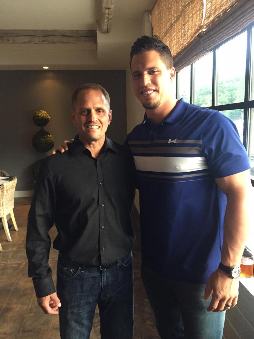 CoachDavidGibbs's tweet photo. Great talking Defense with @briancushing56  tonight! Some act like they know, others have been there! GunsUp!#806D http://t.co/wxiByiQh5M