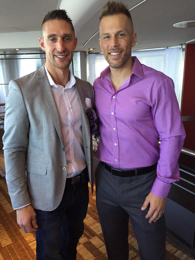 dancole69's tweet photo. #SHAUNTERVENTION - fantastic evening. Can't wait for the main event. Looking forward to the ab workout http://t.co/8D7vPxU50D