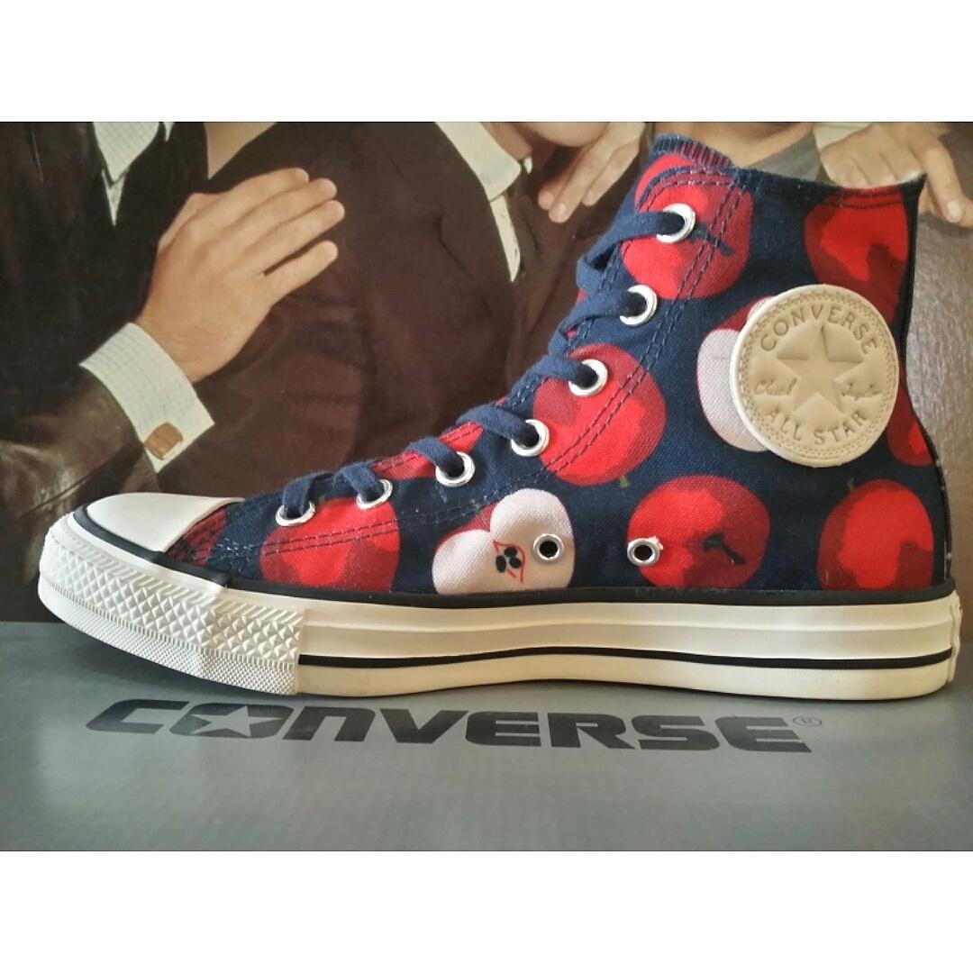 converse apple print