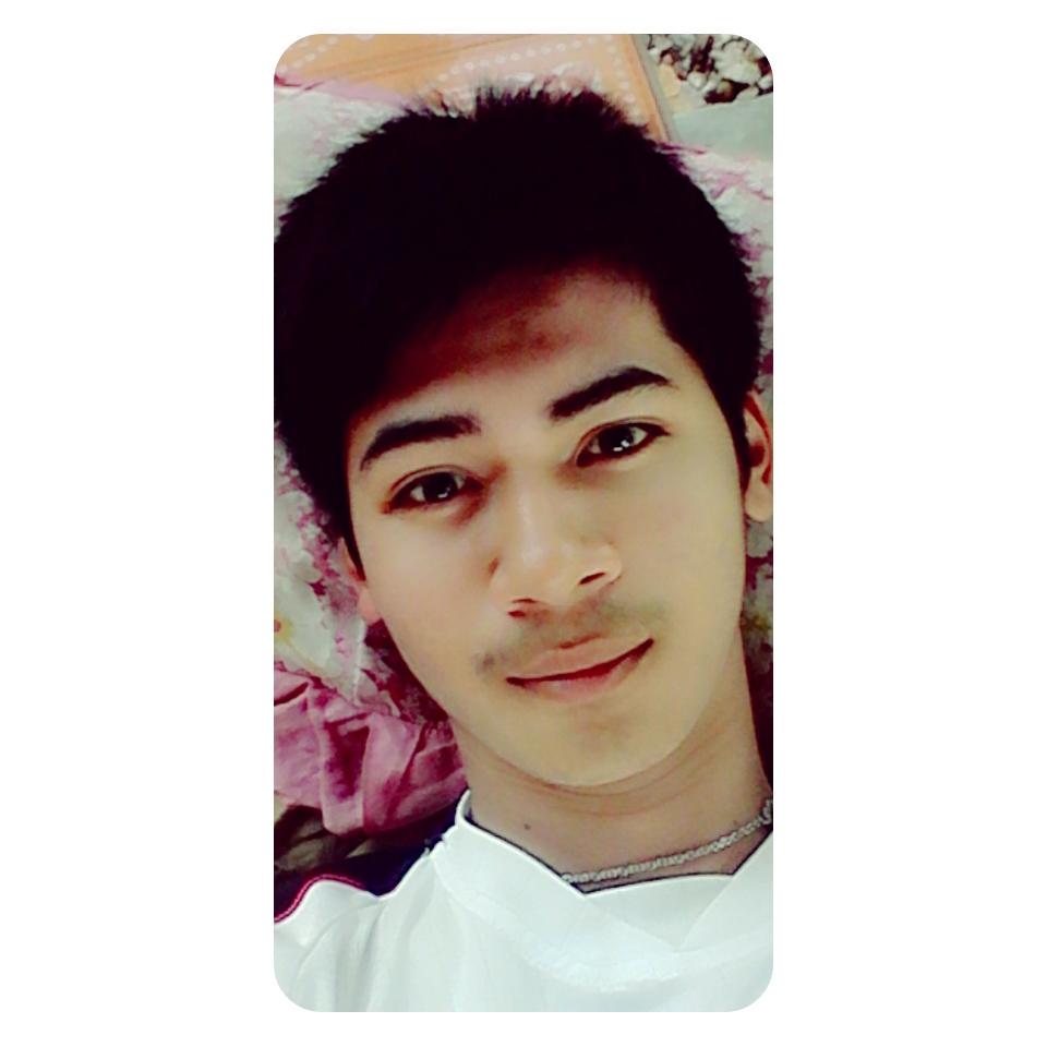 KattisakS's tweet photo. มีใครสนใจหน้าตาอย่างเราบ้างน่าๆ http://t.co/AzWbPZy1d1