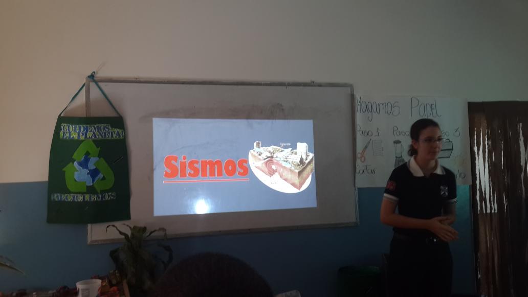OmarVillalbaG's tweet photo. Compartí junto a la #Promo36 del @ColegioRiscos charlas sobre
#Sismos
#Felicitaciones Muchachos. http://t.co/wnwMyoUQ4W