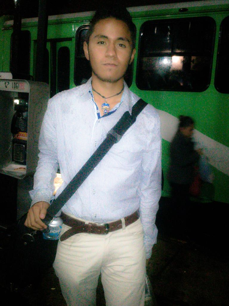 IrvTheRedPanda's tweet photo. Elegancia ante todo ;) 
#MenBlue #MrJBlueDZ #BuenViernes http://t.co/hbB9yeXA25