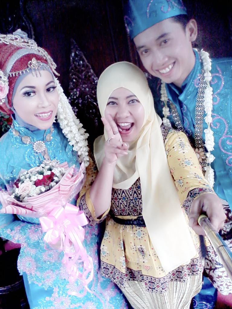 HWD sahabat kecilkuh ..akumah kapan atuh #latepost