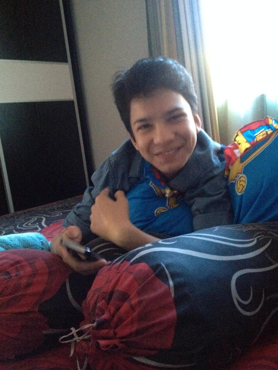 Mimin mau kasih yg ganteng dulu nih..<a href="/Endy_ganteng/">Endy Arfian</a> 😃