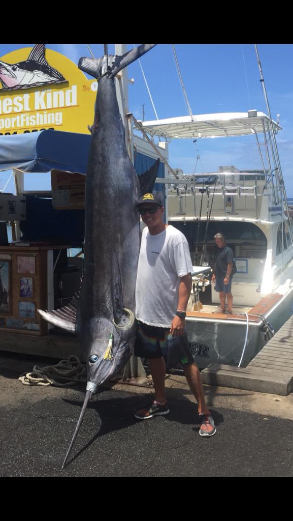 teamgetsome907's tweet photo. 487 pound blue! #teamgetsome #Bloodydecks #hawaii #wireman #thehypeisreel #montaguemafia #salmonslayer #alaska http://t.co/wRMsYJ49Cw