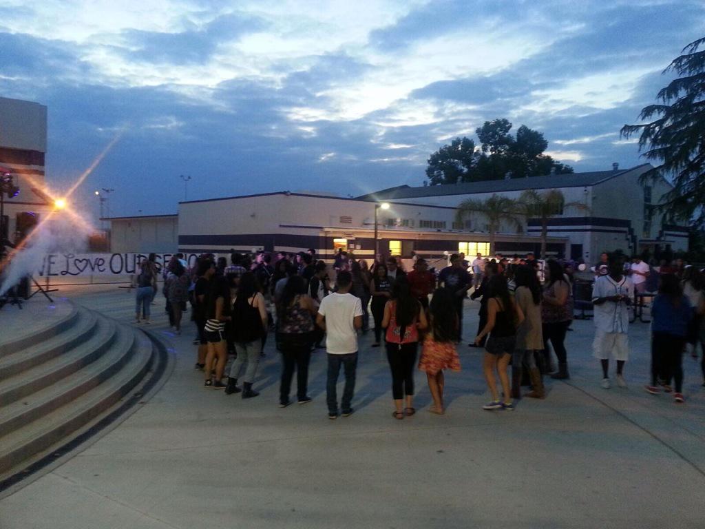 wuhspride's tweet photo. WUHS Farewell Dance. @WUHSASB providing another positive event for our students. http://t.co/Ox7ZJprNdU