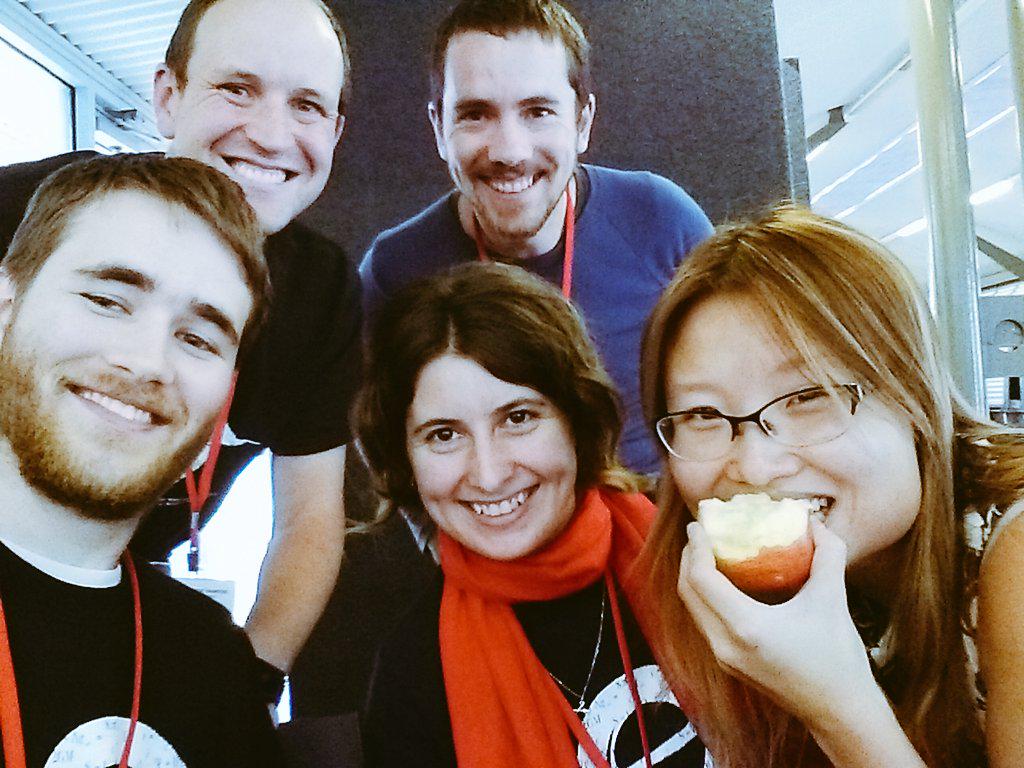 Gordeauz's tweet photo. #kickstartphysics past and present! With @oshep @AstrolabeCG @silvywork http://t.co/rzbvv36YJR