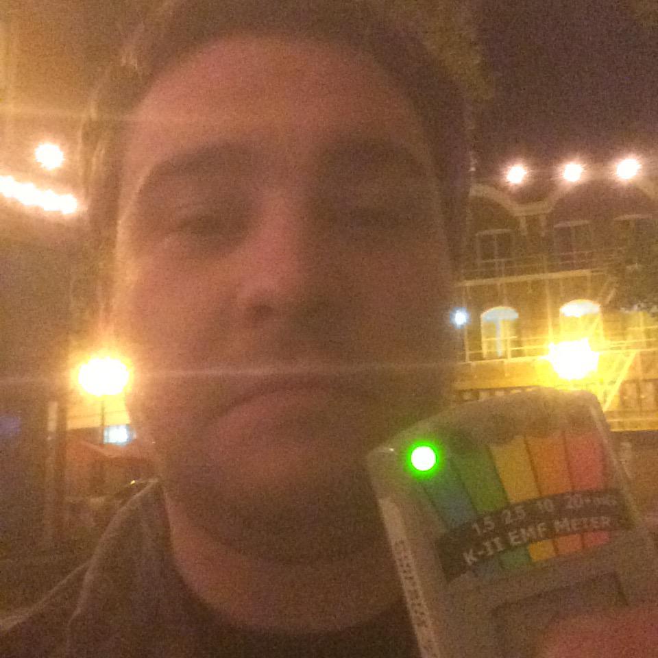 DoubleSleepover's tweet photo. Ghosts are real and we're going to find them #ghosts #spookyghosts #negativevortex http://t.co/1Coc1WsoqW