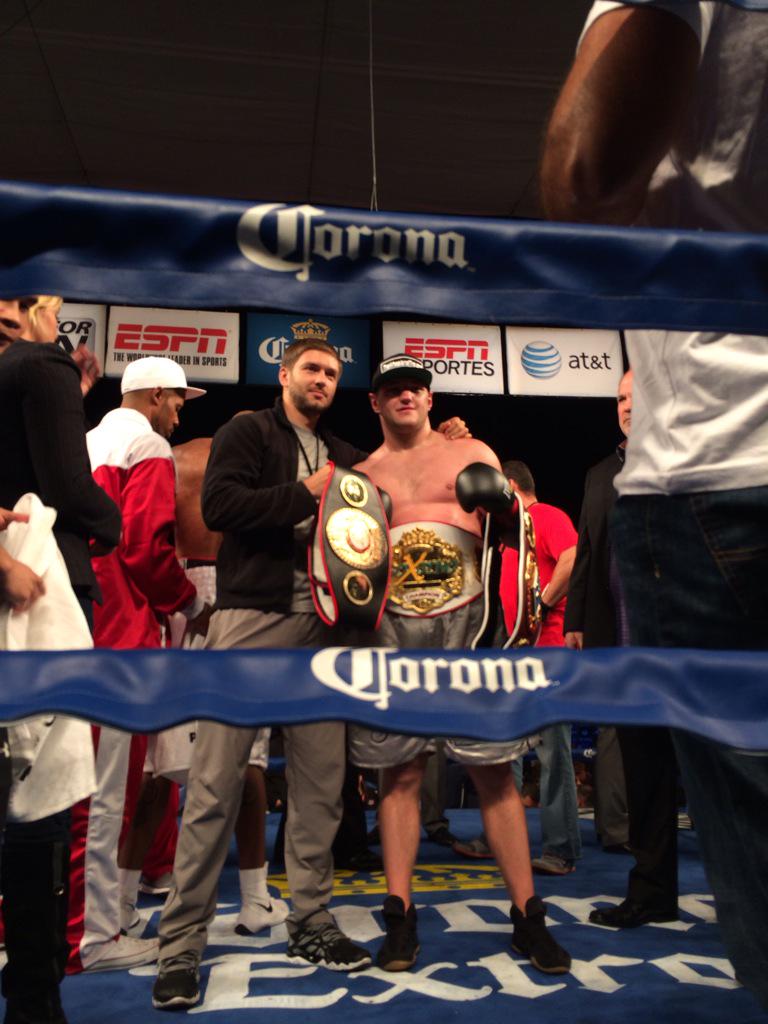 osunaespn's tweet photo. Andrey Fedosov @Boxcino2015 Heavyweight Winner and closes out 17 years of @ESPNBoxing #FNF. Fedosov KOT8 @ESPNBoxeo http://t.co/sxD79ke57o
