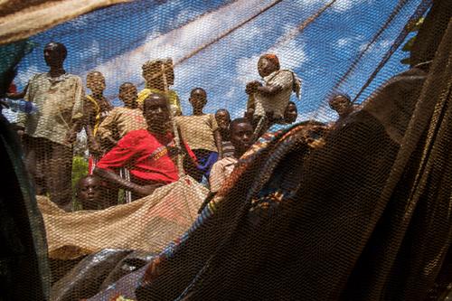 sundaypix's tweet photo. BEST WORLD #PHOTO #DANIELHAYDUK Burundian #refugees #Kagunga @AFPphoto http://t.co/kaxmqKzfac via @theage_photo http://t.co/rCLwNuC2k2