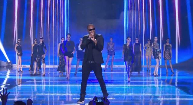 mdtvindonesia's tweet photo. Selain @carlyraejepsen, @TaioCruz jg menjadi pengisi acara di #GrandLaunchingNETtv 2013 lalu. Gak kalah kece jg kan? http://t.co/ULg15bJcHt