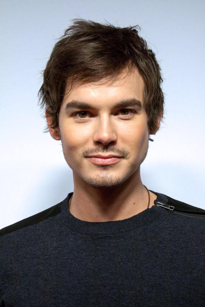 PLLRT_FAV's tweet photo. RT if you love Tyler Blackburn http://t.co/HbzDgt3gH6