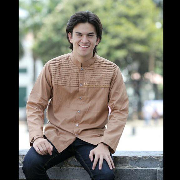 bajukokoid_'s tweet photo. Tetep casual dan modelnya everlasting. New design from Nizar Bordir 😍 http://t.co/e5QUPIiFwj
