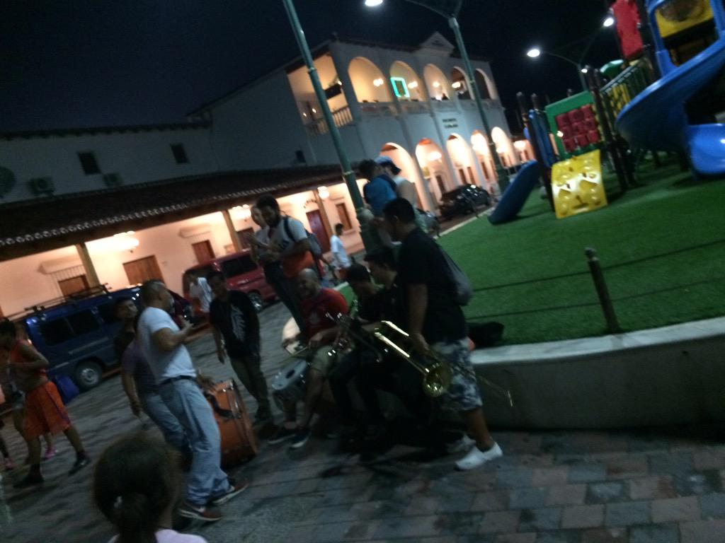 OslecRubio's tweet photo. Qué bonito gimnacio  ,@fesabal #LMB que bonito Metapan dicen que no hay envidia buena ! Pero mis respetos #metapan http://t.co/g0eM8bSIEs