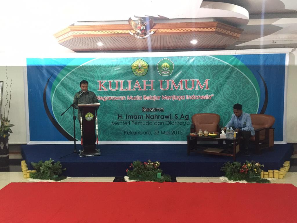 eco_Zoldye's tweet photo. Kulah mulu kapan pinternya pak.  @KEMENPORA_RI: Menteri @imam_nahrawi mengisi Kuliah umum  Indonesia" http://t.co/oi7uOtlCCY"