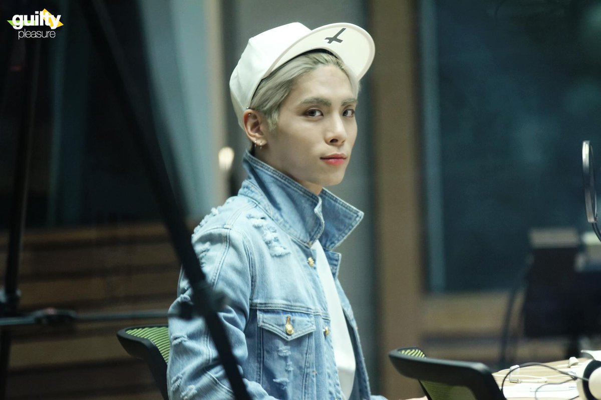 150518 Jonghyun @ MBC Blue Night CFqrTLtUEAARSJ9