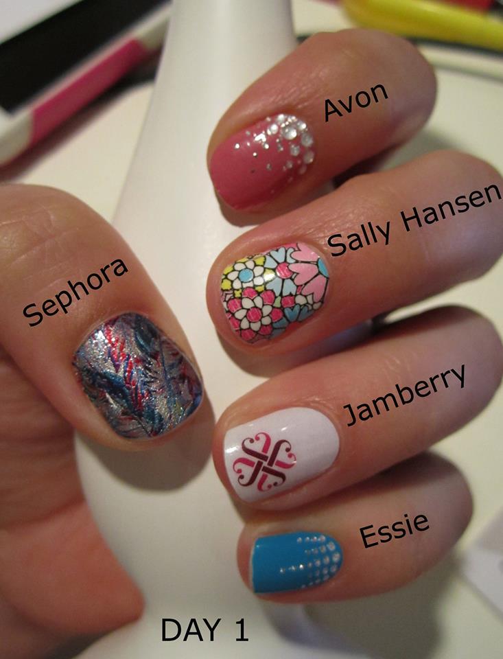 LauraJamingNail's tweet photo. Choice is simple #nails #nailart #trending #jamberry #fashion #manicure #love #bestever #need
http://t.co/ZsO6iozHhN http://t.co/hZ8yoB3lVp