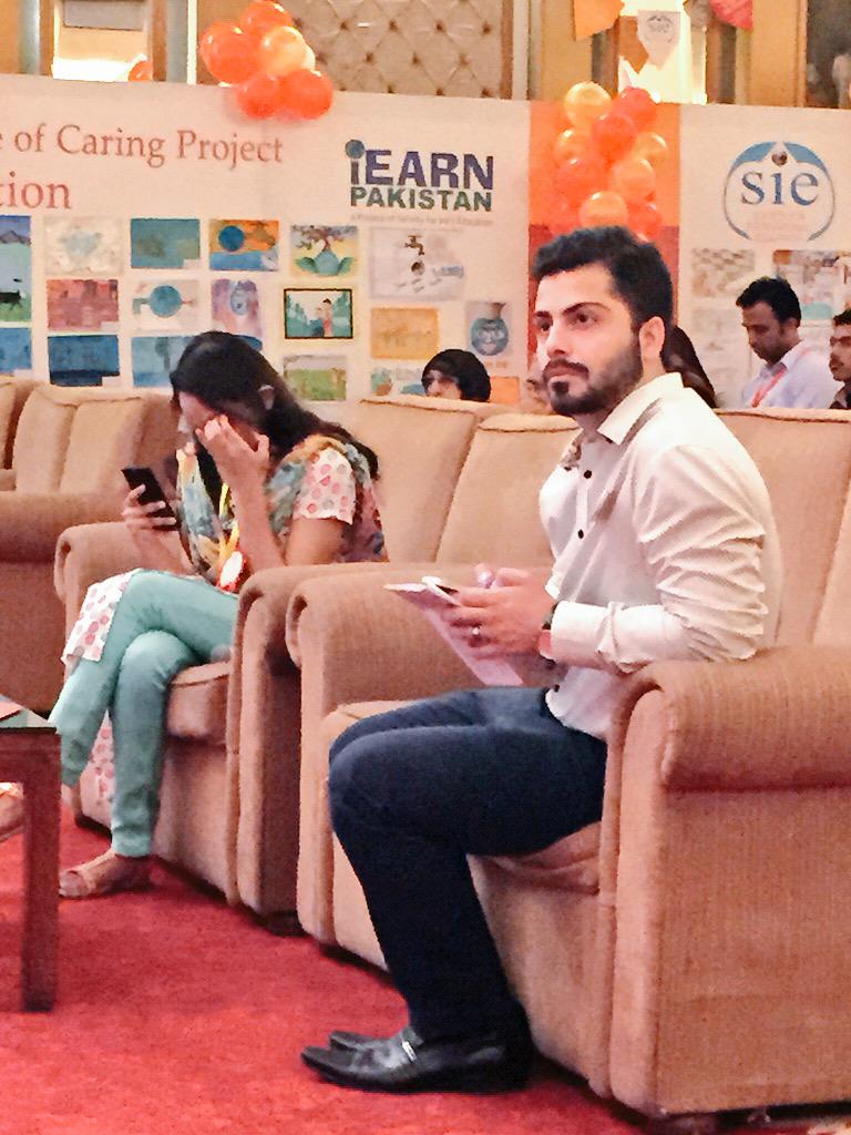 SrkMughal's tweet photo. Meet the Millennial Generational expert at @iEARNPAK #TDN15 http://t.co/4j4ccZm6Gl