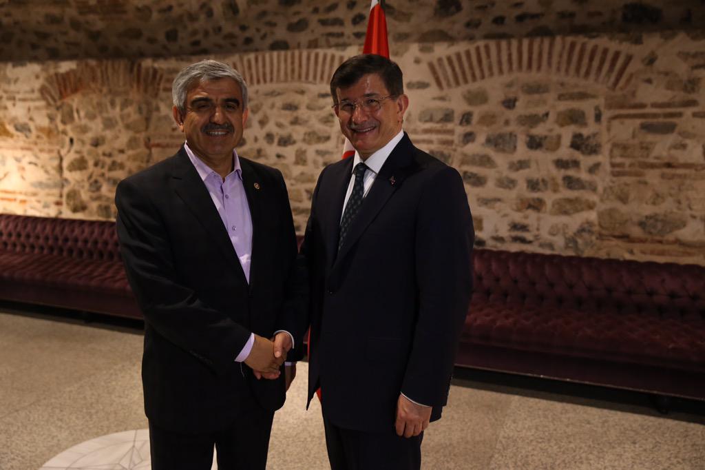 mahmutgoksu02's tweet photo. 17.5.2015 tarihinde Dolmabahçe Sarayında @yenidunyavakfi olarak
" @milliplatform una" katıldık. @Ahmet_Davutoglu http://t.co/GamqlYMw01