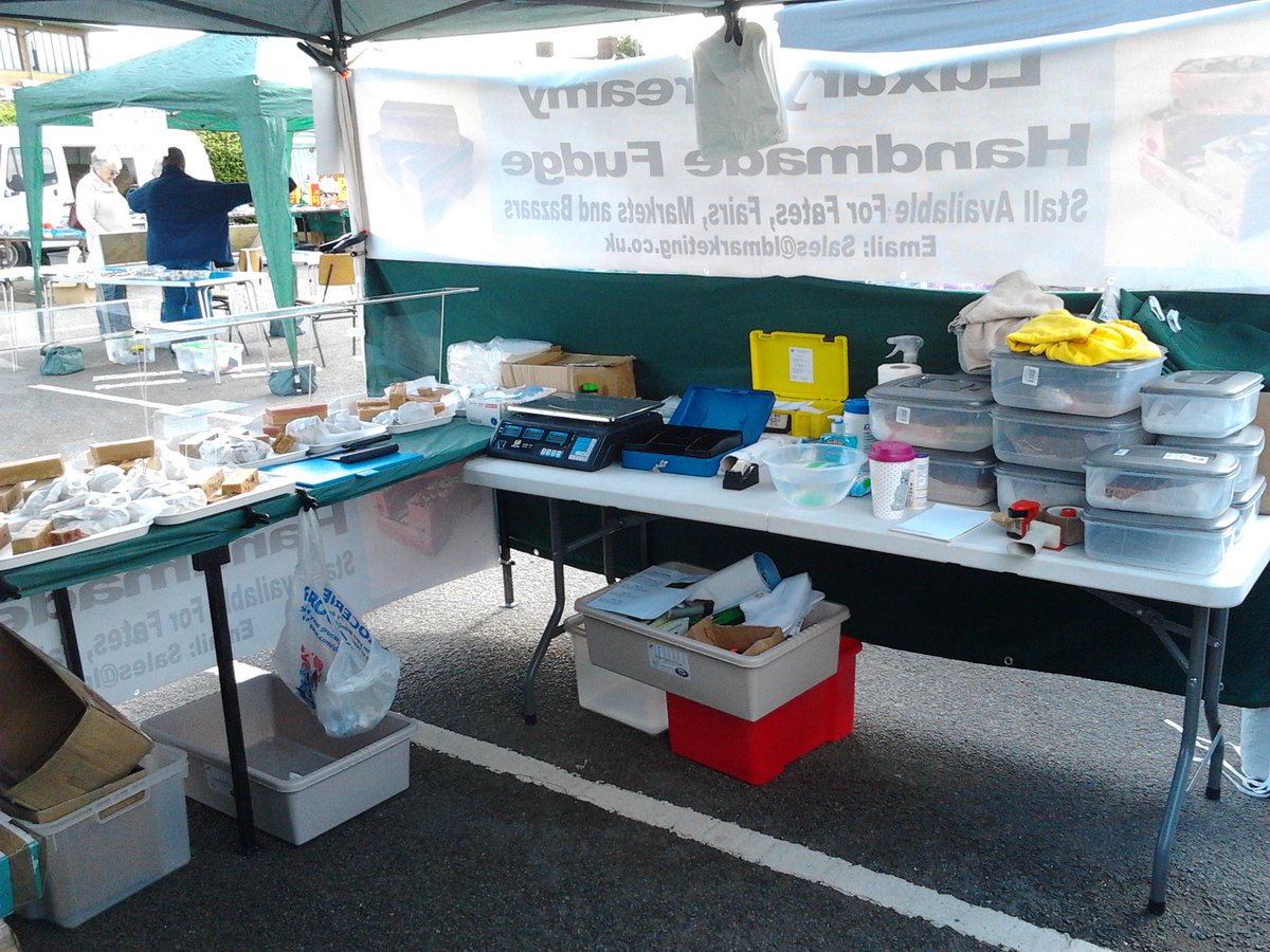 thefudgebarUK's tweet photo. #Bletchley #Market #today  come get your #fudge fix http://t.co/4NZhY1Kz6R