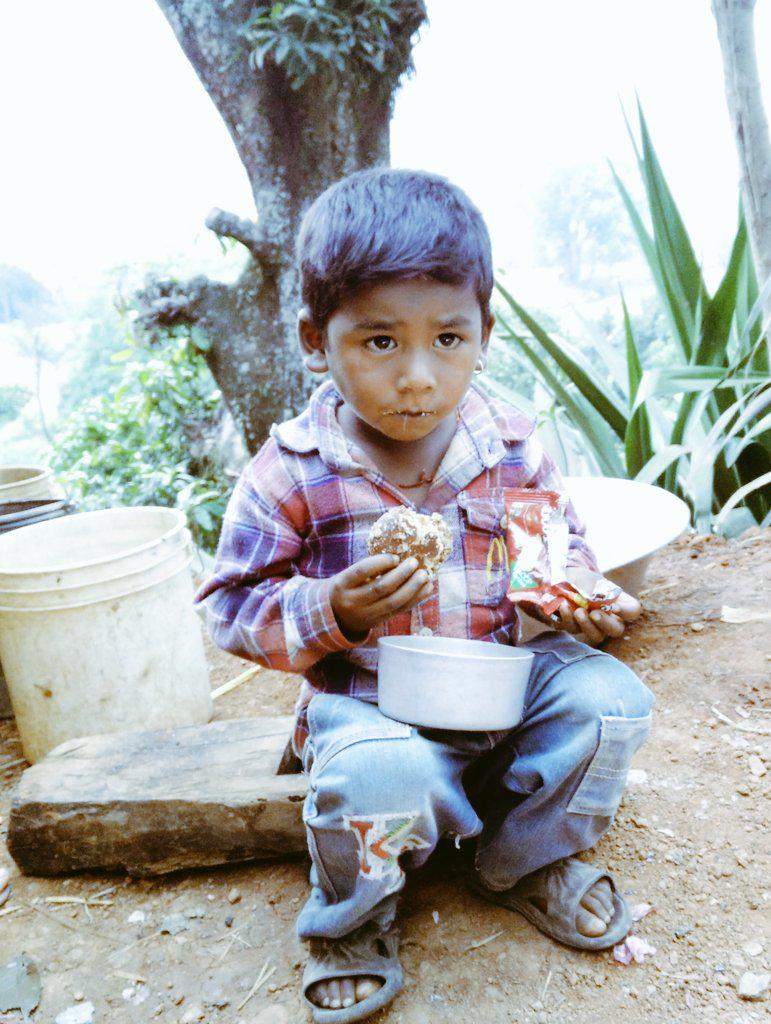 hhinnepal's tweet photo. Happy kids are the best. Thank our donors for being their happiness @lottechocopieID @xLOTTECHOCOx #happynepal 💗 http://t.co/xLdX3PDpJM