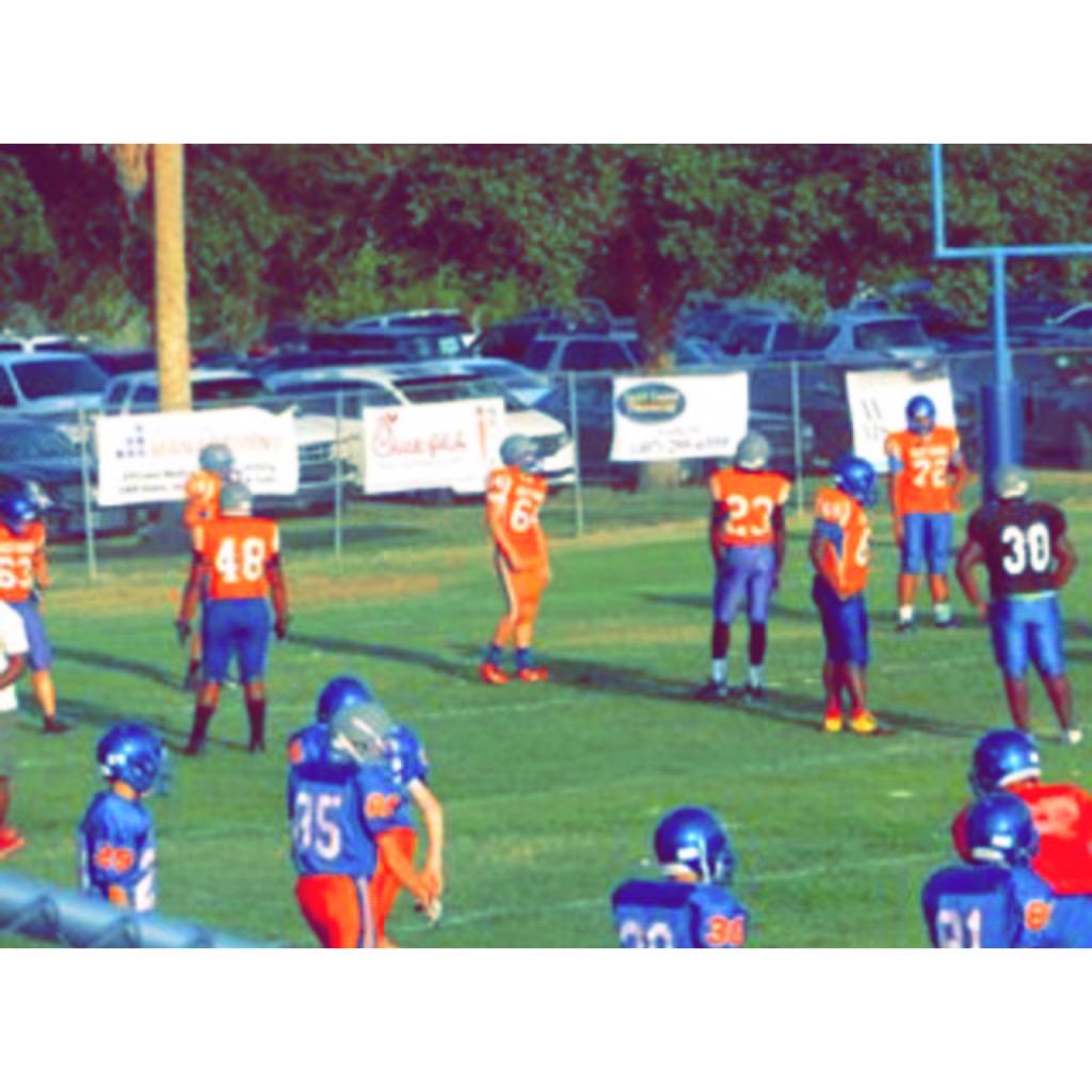 brennan_harrell's tweet photo. D-line family #number64 http://t.co/3JXSLdvGjn