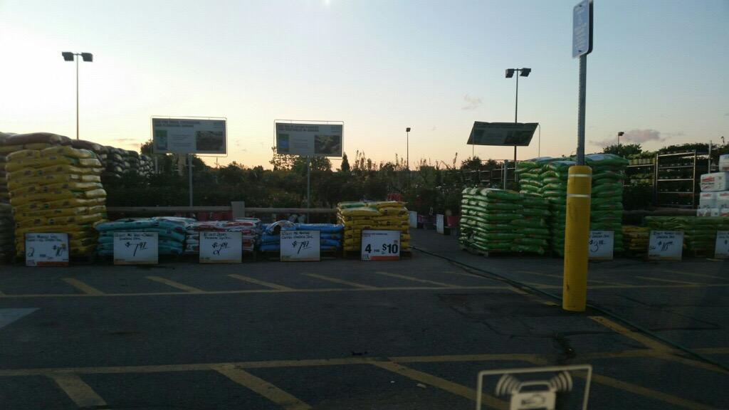 rwlesieur's tweet photo. Early Sat. AM, Ready! Stocked! Go! Great job freight and recovery teams! Poised for success! @corelli189 @PaulDeveno http://t.co/bMGwa3m3EY