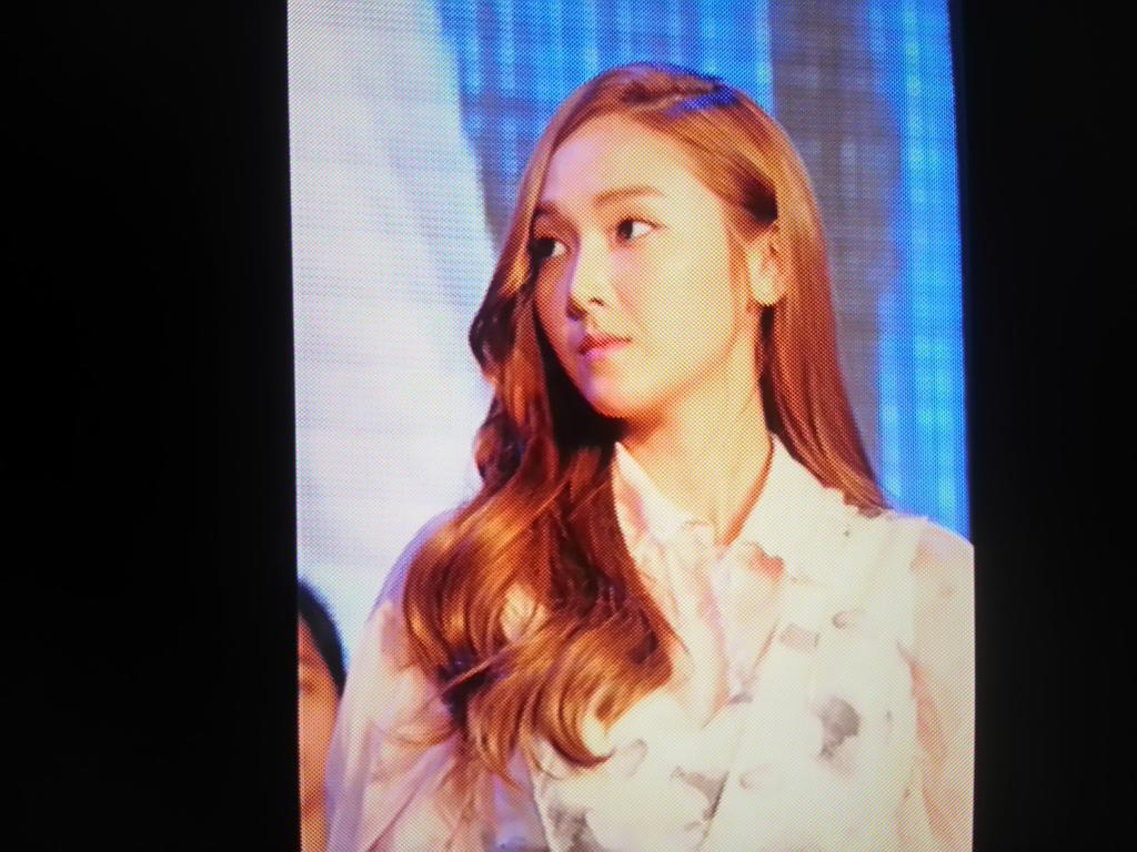 [PIC][22-05-2015]Jessica khởi hành đi Thái Lan để tham dự FanMeeting "JessicaSweetDayinThailand" vào chiều nay CFr4XO1UIAMqspc