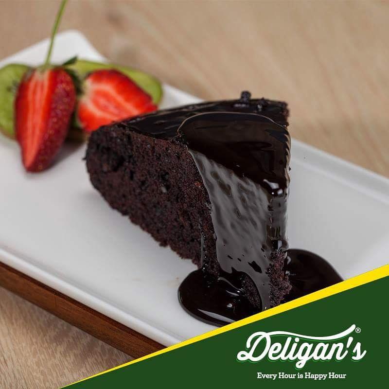 deliganspub's tweet photo. Hafta sonunuzu Deligan's Pub'da tatlı dokunuşlar ekleyin. | Islak Kek #deliganspub #ıslakkek#tatli http://t.co/X8Taafkdsy