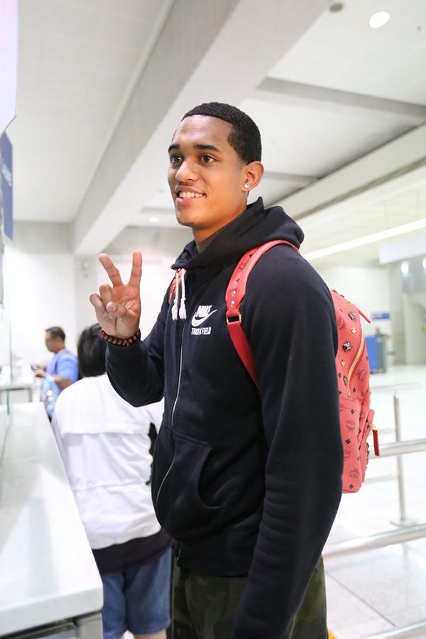 gmanews's tweet photo. Fil-Am Jordan Clarkson wowed by warm welcome of Pinoy basketball fans http://t.co/2Jqd1VARCg http://t.co/XA3ZOV3c2a