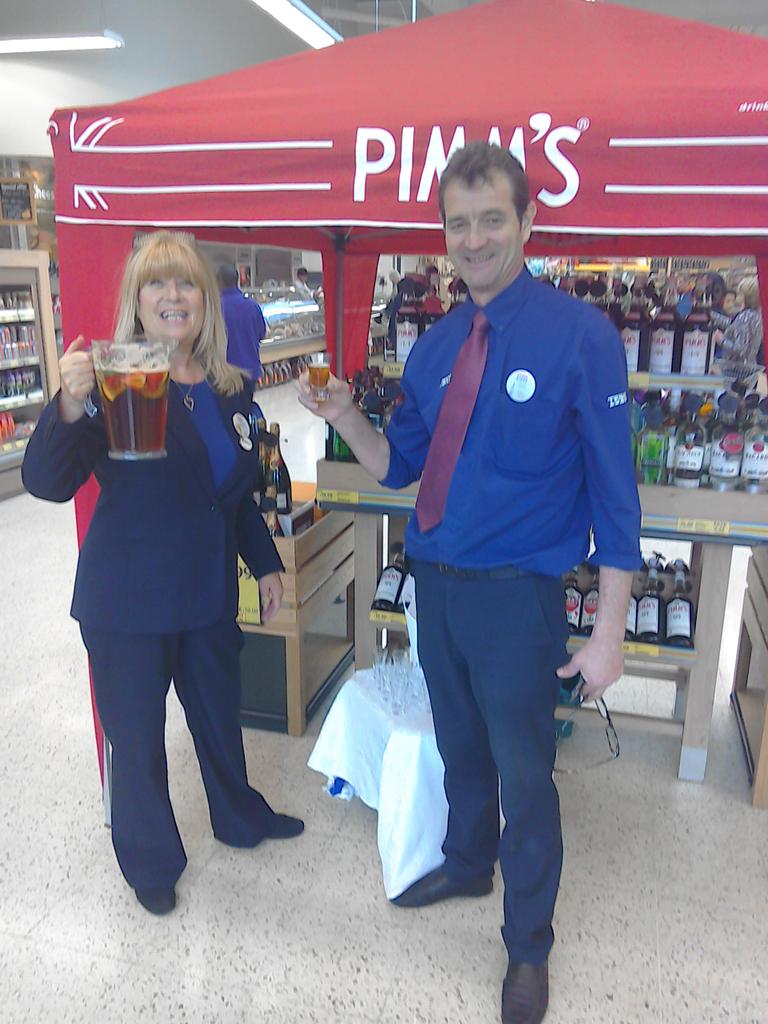 Cathygreen261's tweet image. Pimms o' clock at Gerrards Cross today#bringonthesunshine!
