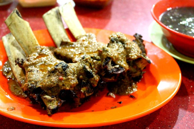 lancong2's tweet photo. Kondro Bakar khas Makassar #kuliner http://t.co/HzzXjBHzYU