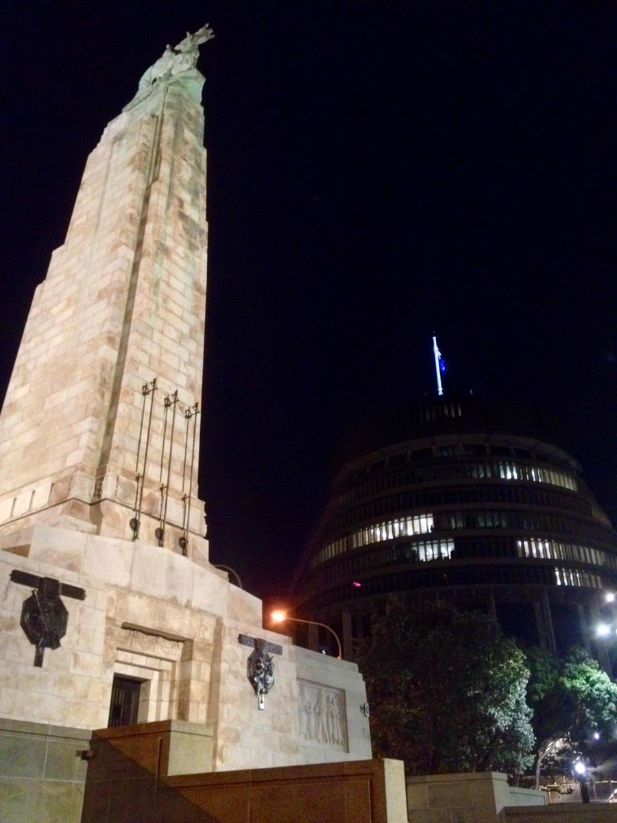 Mark_Atkin's tweet photo. At night this time..! #WarMemorial #TheBeehive #MiddleofMiddleEarth http://t.co/XflaFmoHP5