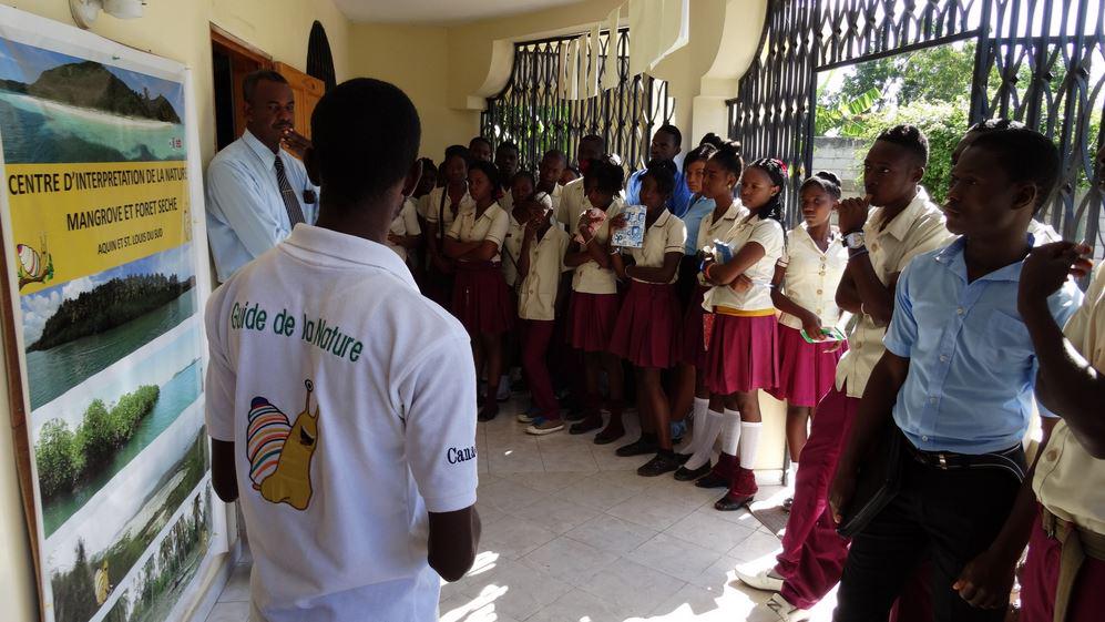 UNDP's tweet photo. "#PHOTOBLOG: #Haitians of all ages learn to protect coasts from #climatechange: http://t.co/6bw8NkpFRD #Action2015 http://t.co/behUO5BY8w
