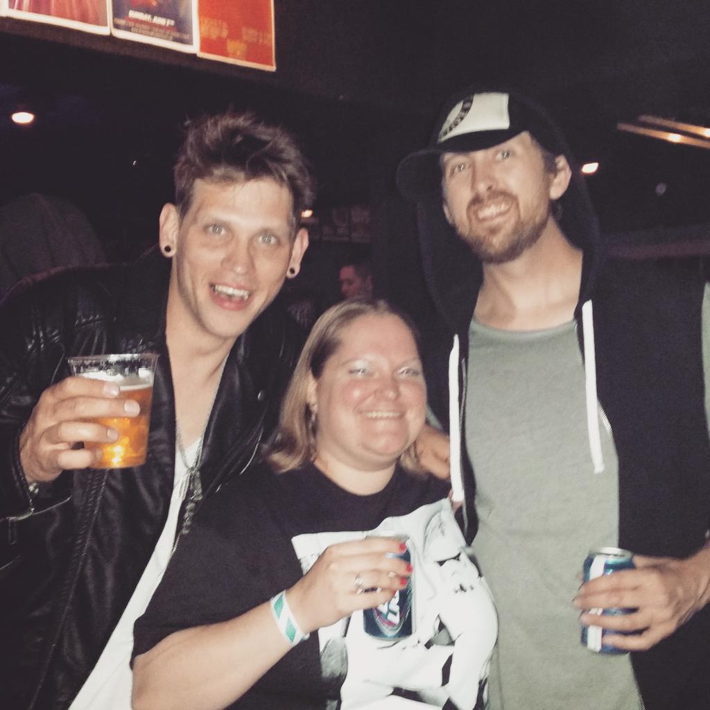 MJ8403's tweet image. Two of my favorites. Great night! @MindsetEvo @1057thexrocks #mindsetevolution #otherwise #seether